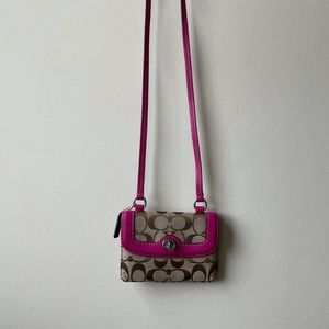 Small Coach crossbody wallet bag